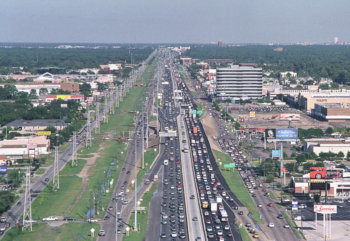 Before its expansion, I-10 had plenty of available right-of-way for potential transit use.