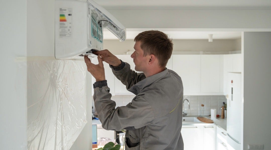 Houston’s new air conditioning mandate could bring relief — and budget worries