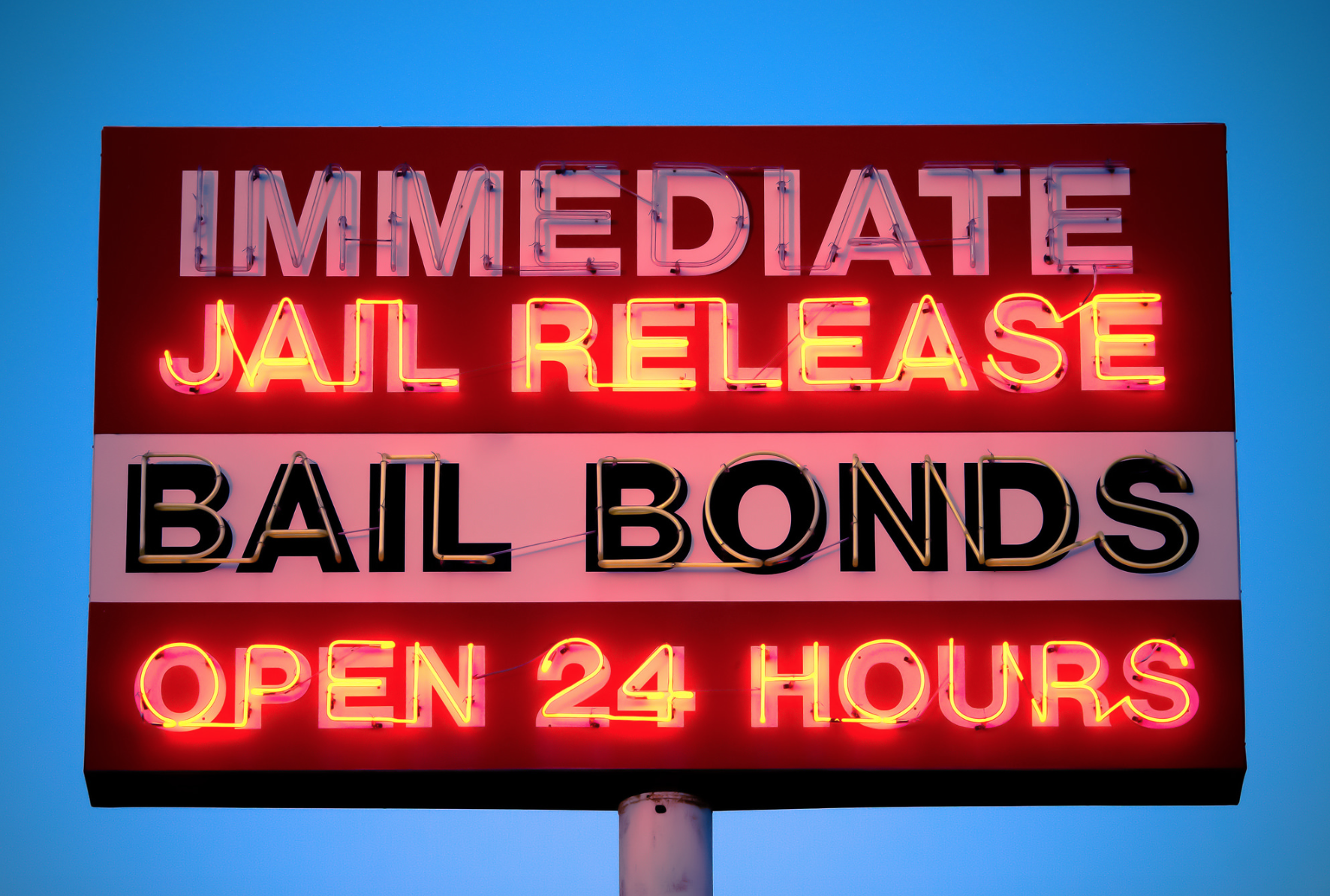 Neon bail bond sign