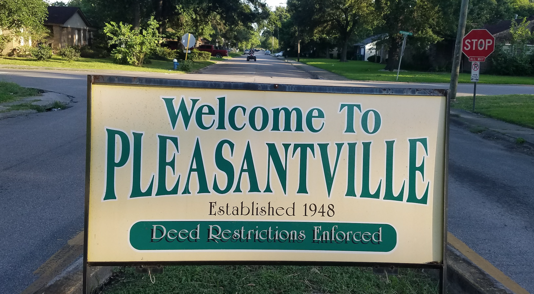 Welcome to Pleasantville street sign