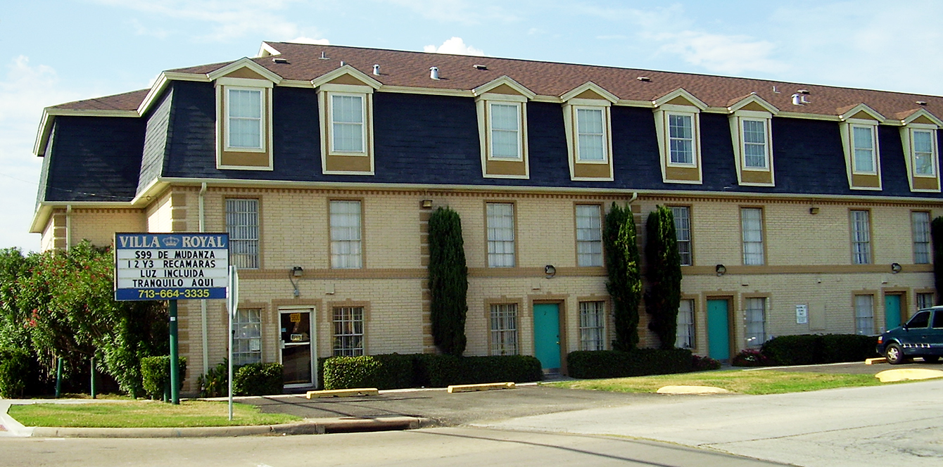 Villa Royal, an apartment complex - 5800 Dashwood Dr, Houston, TX