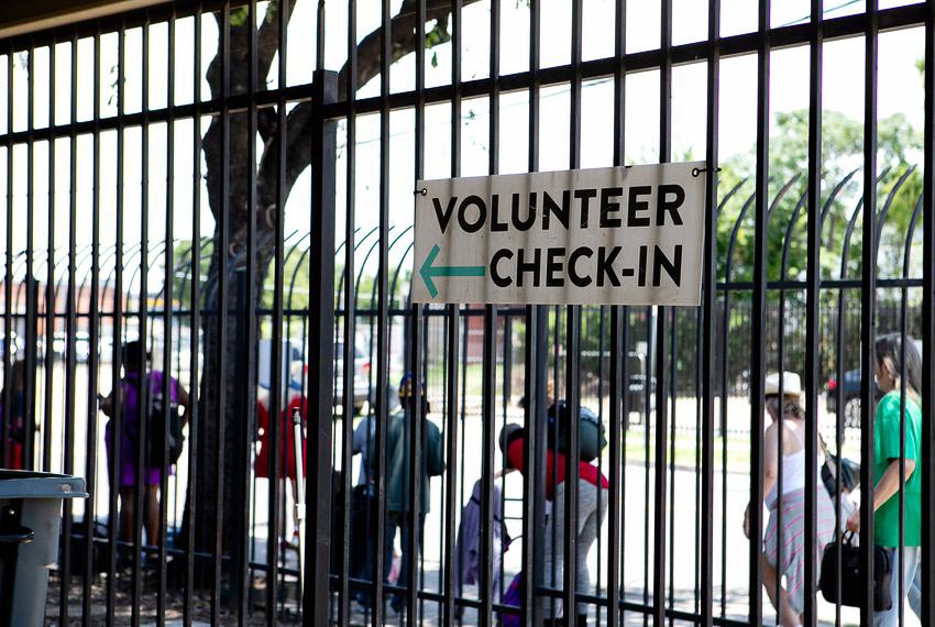 Volunteer check-in sign