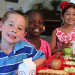 Kids eating lunch at school