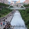 People in Cheong Gye Cheon People in Cheong Gye Cheon