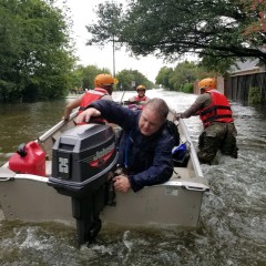 Boat rescue by the National Guard